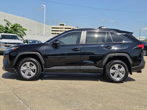 Used 2025 Toyota RAV4 XLE w/ Convenience Package FWD image 6