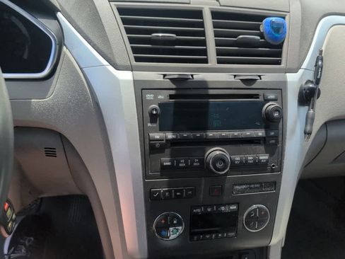 Used 2012 Chevrolet Traverse LT FWD image 10