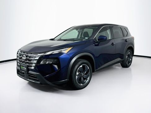 Used 2025 Nissan Rogue SV AWD/4WD image 3