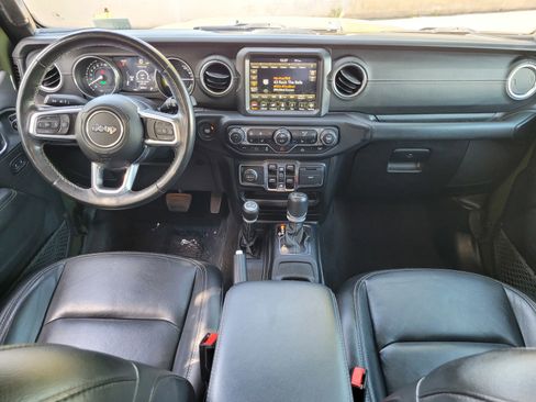 Used 2021 Jeep Wrangler Unlimited Sahara w/ Cold Weather Group image 15