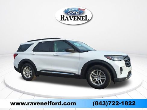 Used 2025 Ford Explorer Active w/ Active Comfort Package image 1