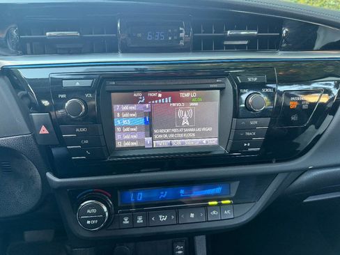Used 2015 Toyota Corolla S FWD image 29