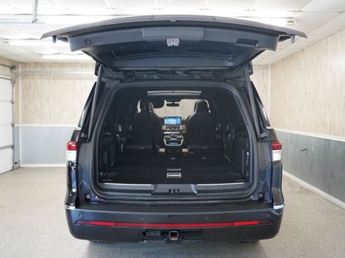 Used 2024 Lincoln Navigator L Reserve AWD/4WD image 40