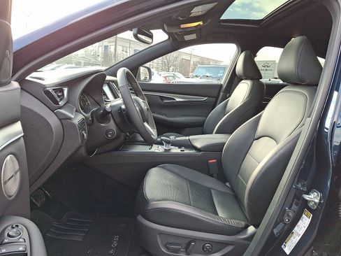 Certified 2023 INFINITI QX55 Essential image 13