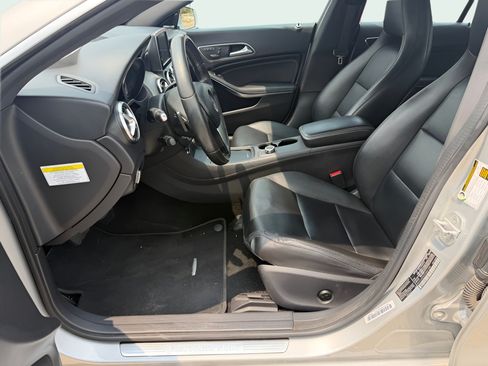 Used 2014 Mercedes-Benz CLA 250 image 6