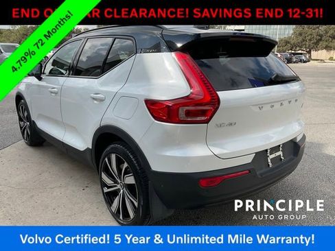 Certified 2022 Volvo XC40 P8 Recharge Plus image 9
