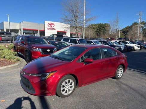 Used 2023 Toyota Corolla LE image 4