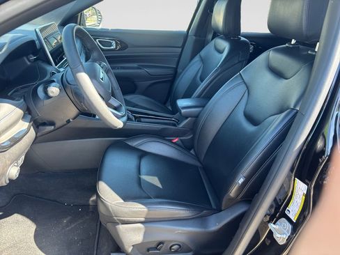 Used 2025 Jeep Compass Limited w/ High Altitude Package AWD/4WD image 11