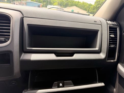 Used 2017 RAM 1500 Express RWD image 14