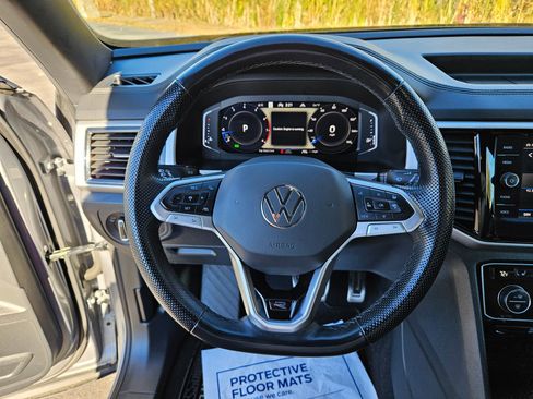 Used 2023 Volkswagen Atlas Cross Sport SEL image 9