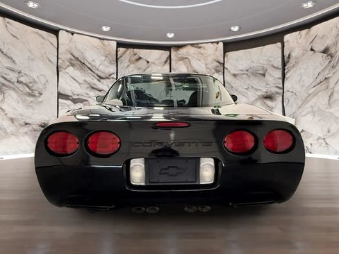 Used 1999 Chevrolet Corvette Coupe w/ Memory Pkg RWD image 8