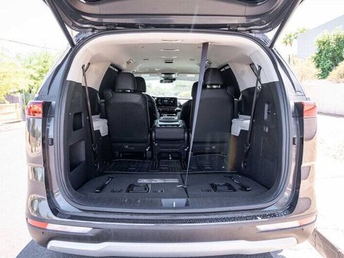 Used 2024 Kia Carnival EX FWD image 20