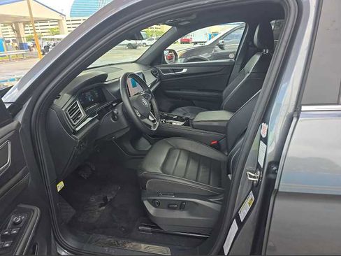 Used 2025 Volkswagen Atlas Cross Sport SEL AWD/4WD image 5