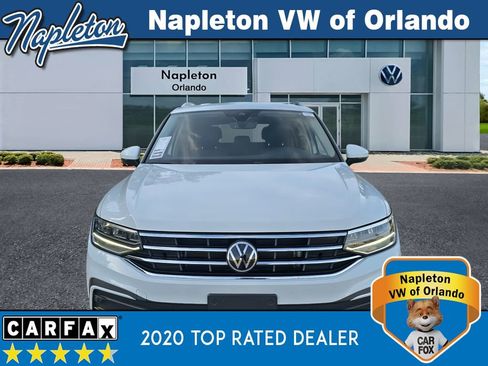 Used 2022 Volkswagen Tiguan SE image 2