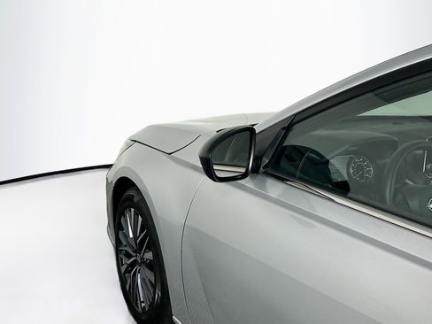 Used 2024 Nissan Altima 2.5 SV image 16