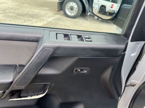 Used 2010 Nissan Titan XE image 14