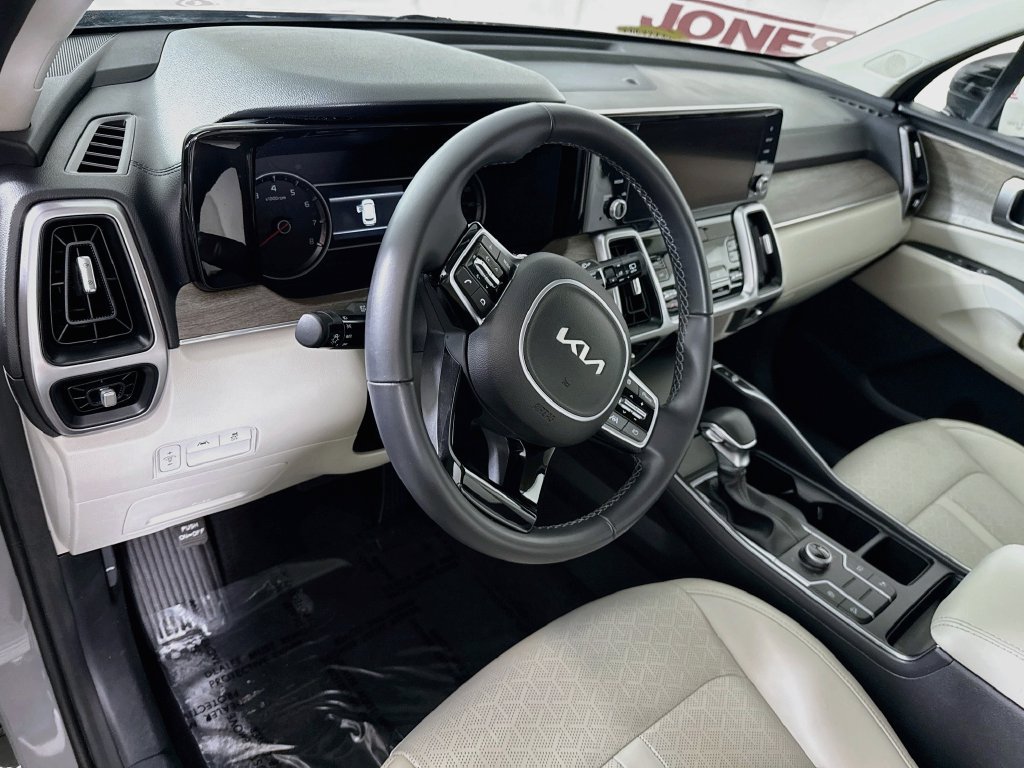 Used 2023 Kia Sorento S AWD/4WD image 19
