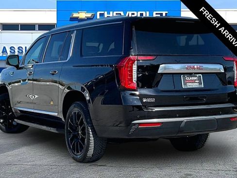 Used 2023 GMC Yukon XL Denali AWD/4WD image 3