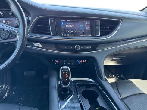 Used 2021 Buick Enclave Essence w/ Sound and Sites Package image 11