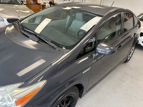 Used 2013 Toyota Prius Three image 3