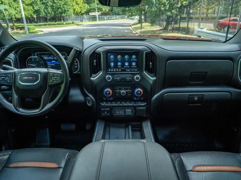 Used 2023 GMC Sierra 2500 AT4 w/ AT4 Premium Plus Package AWD/4WD image 17