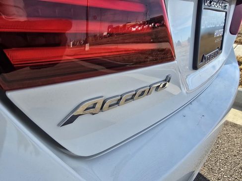 Used 2016 Honda Accord EX image 10