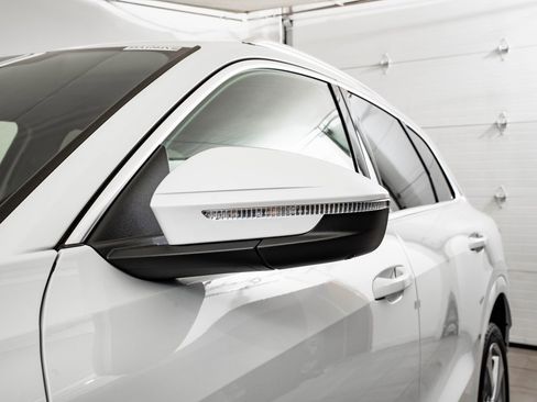 Certified 2025 Audi Q5 2.0T Premium Plus w/ Premium Plus image 17