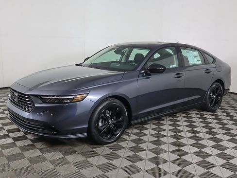 Used 2025 Honda Accord SE image 2
