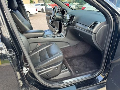 Used 2019 Jeep Grand Cherokee Limited w/ Luxury Group II AWD/4WD image 25