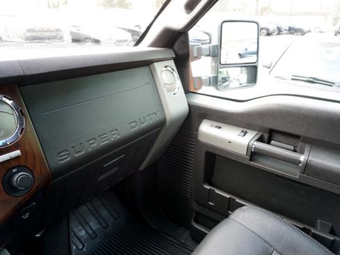 Used 2014 Ford F350 Lariat image 28