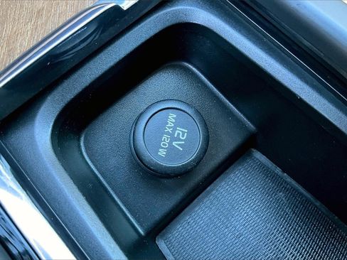 Used 2018 Volvo S90 T6 Inscription w/ Convenience Package image 32