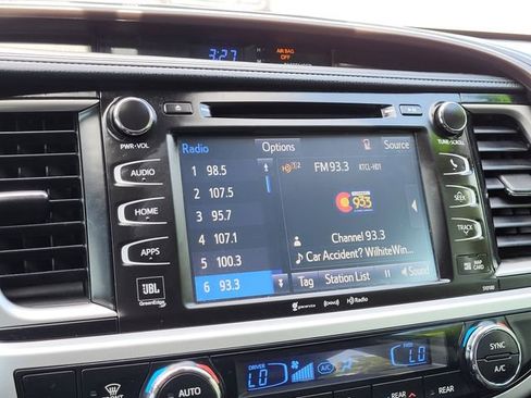 Used 2017 Toyota Highlander Limited w/ Carpet Mat Package AWD/4WD image 16