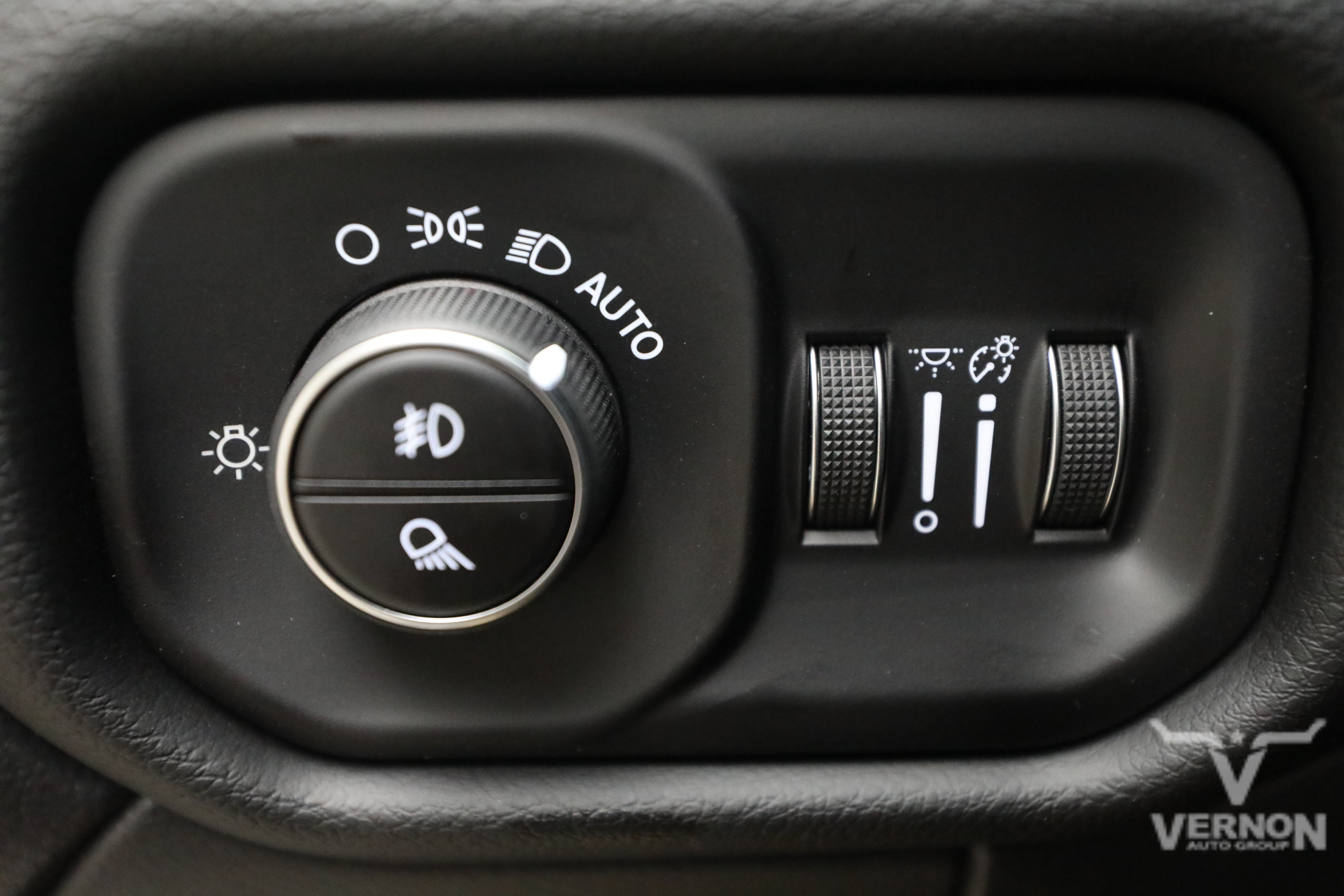 New 2027 RAM 3500 Laramie AWD/4WD image 15