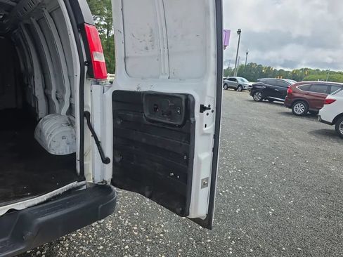 Used 2019 Chevrolet Express 3500 Extended w/ Driver Convenience Package RWD image 29