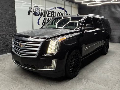 Used 2016 Cadillac Escalade ESV Platinum RWD image 3