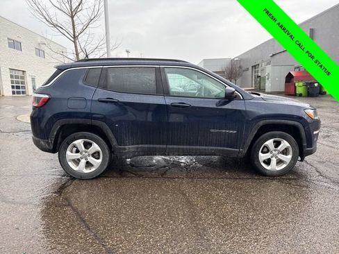 Used 2018 Jeep Compass Latitude w/ Cold Weather Group image 11