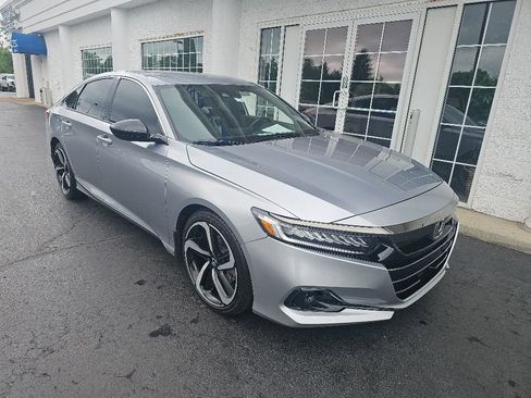 Used 2022 Honda Accord Sport image 2