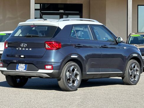 New 2026 Hyundai Venue SEL image 4