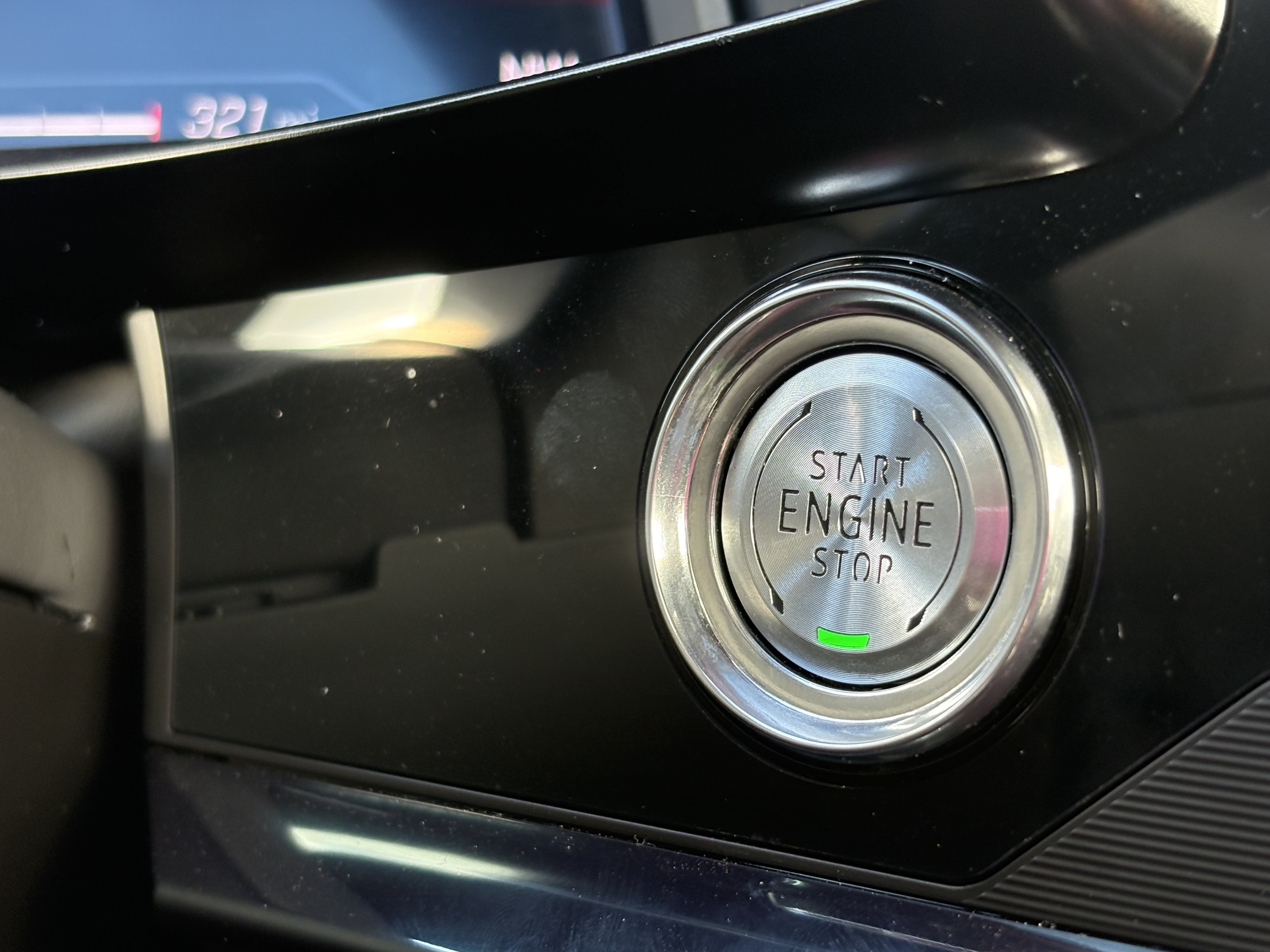 Used 2024 Chevrolet Corvette Stingray Premium Cpe w/ Z51 Performance Package RWD image 16
