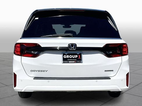 New 2026 Honda Odyssey Touring image 4