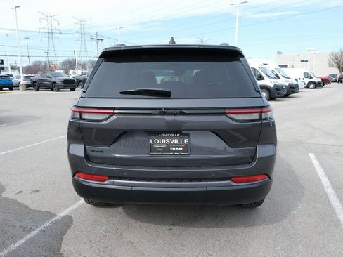 New 2026 Jeep Grand Cherokee Altitude AWD/4WD image 9