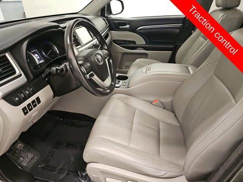 Used 2017 Toyota Highlander Limited Platinum image 15