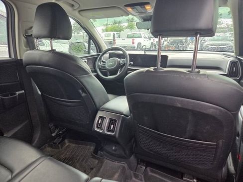 Used 2024 Kia Sorento S AWD/4WD image 17
