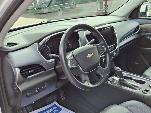 Used 2019 Chevrolet Traverse LT w/ LT Premium Package image 7