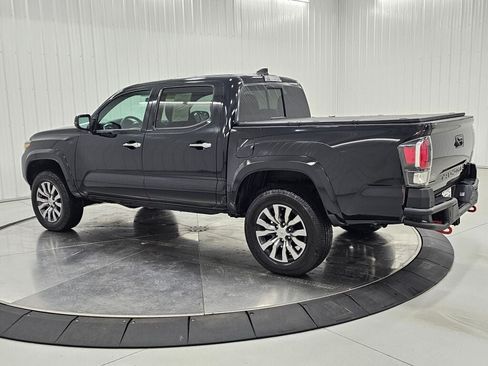 Used 2022 Toyota Tacoma Limited AWD/4WD image 3