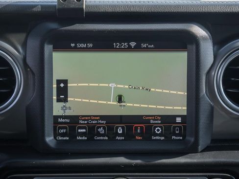 Used 2020 Jeep Wrangler Unlimited Sahara image 24