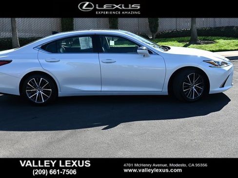 Used 2025 Lexus ES 350 w/ Premium Package image 3