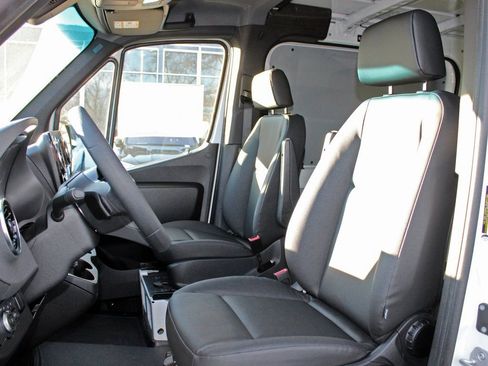 Used 2026 Mercedes-Benz Sprinter 144 Cargo image 12