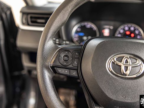 Used 2021 Toyota RAV4 XLE w/ Convenience Package AWD/4WD image 20