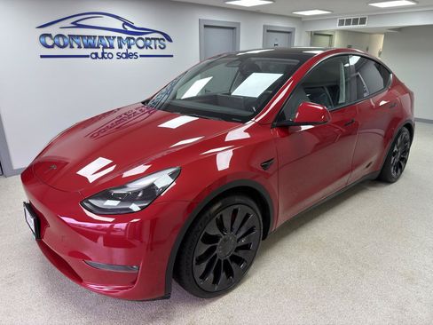 Used 2023 Tesla Model Y Performance AWD/4WD image 2